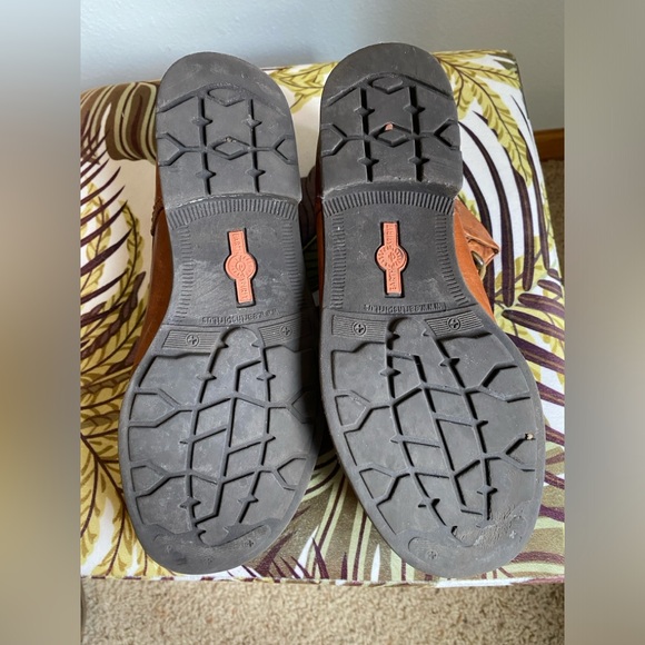 Brown Lace-Up Boots - Picture 4 of 7